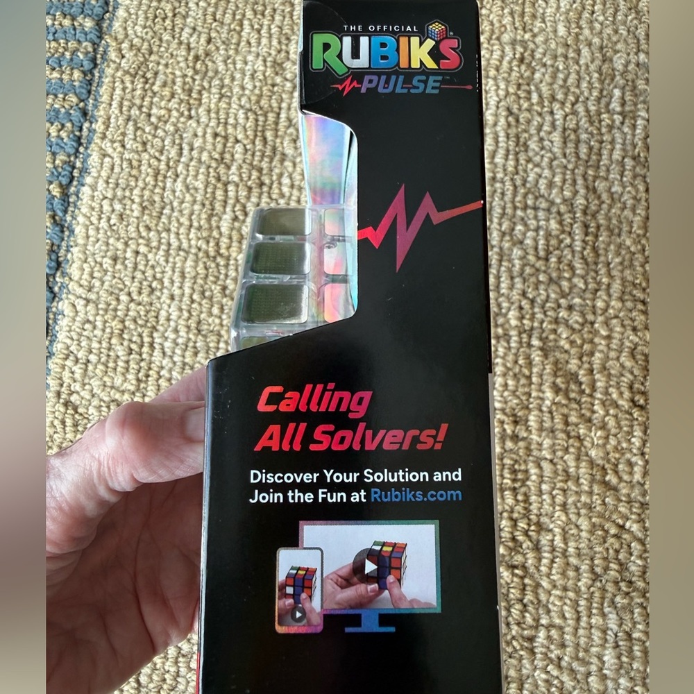 Rubik's Pulse Puzzle Cube - Picture 9 of 10